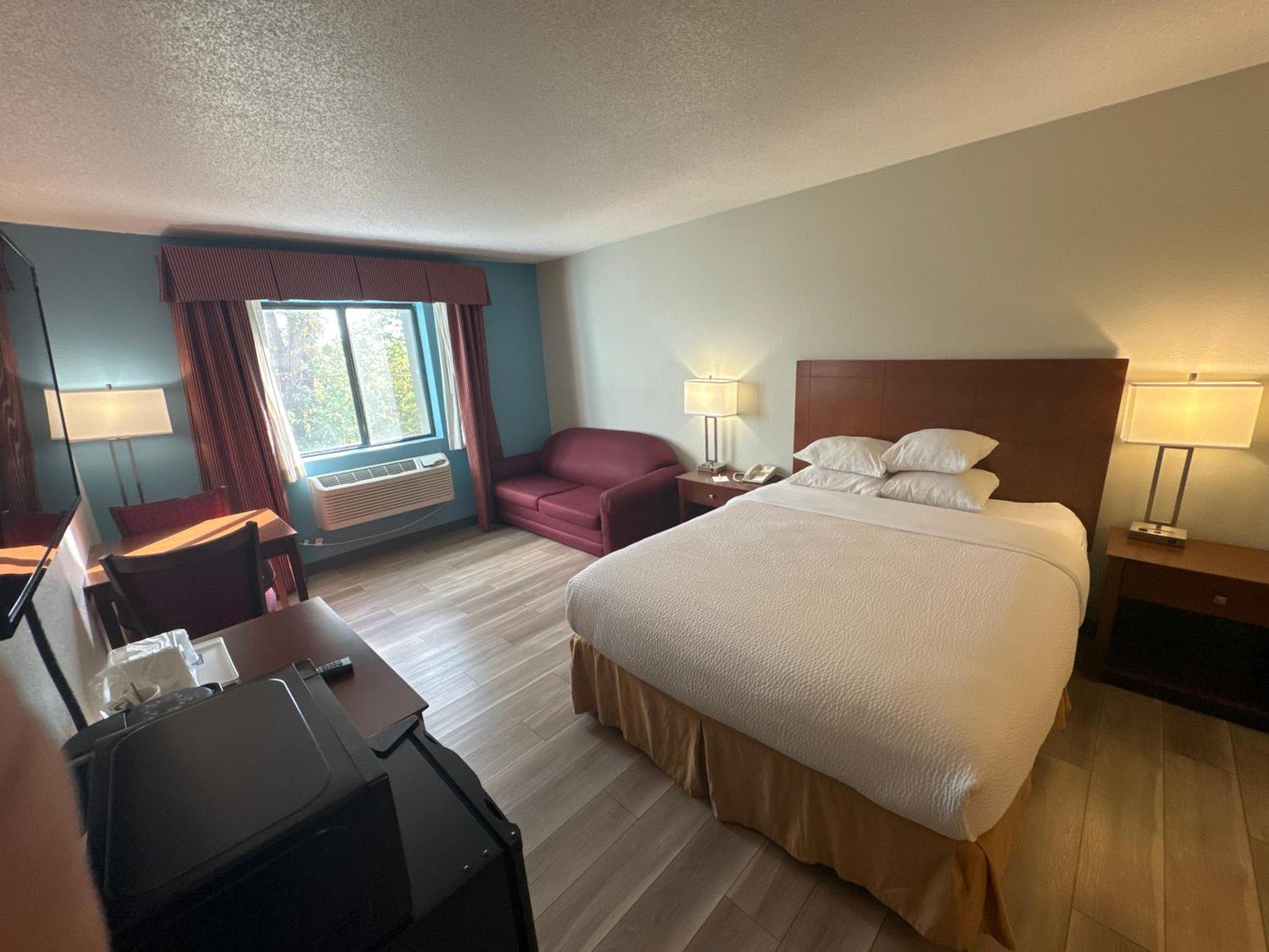 Days Inn By Wyndham Salina I-70 Εξωτερικό φωτογραφία