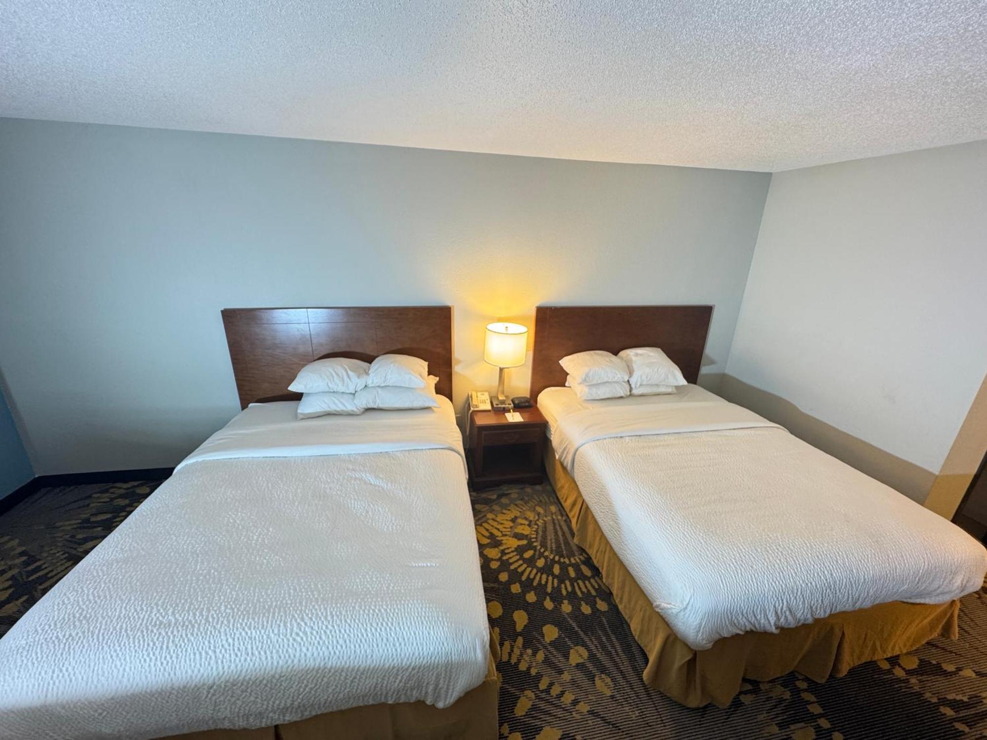 Days Inn By Wyndham Salina I-70 Εξωτερικό φωτογραφία