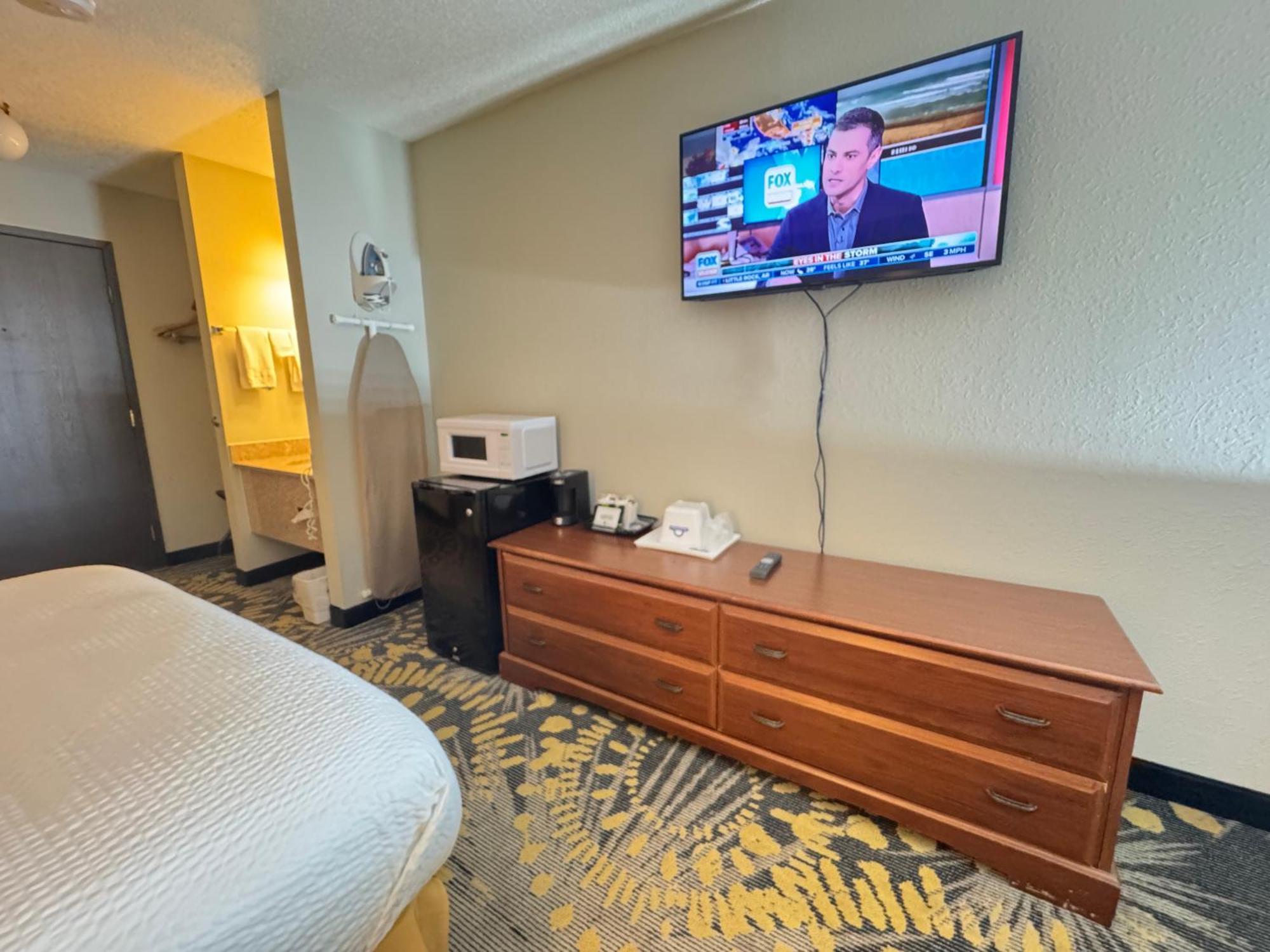 Days Inn By Wyndham Salina I-70 Εξωτερικό φωτογραφία