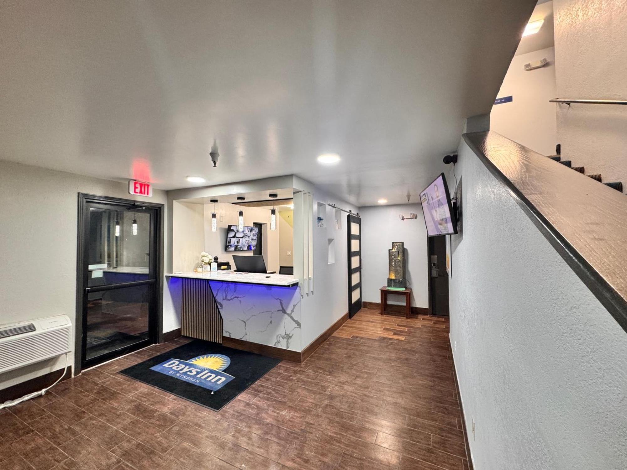 Days Inn By Wyndham Salina I-70 Εξωτερικό φωτογραφία