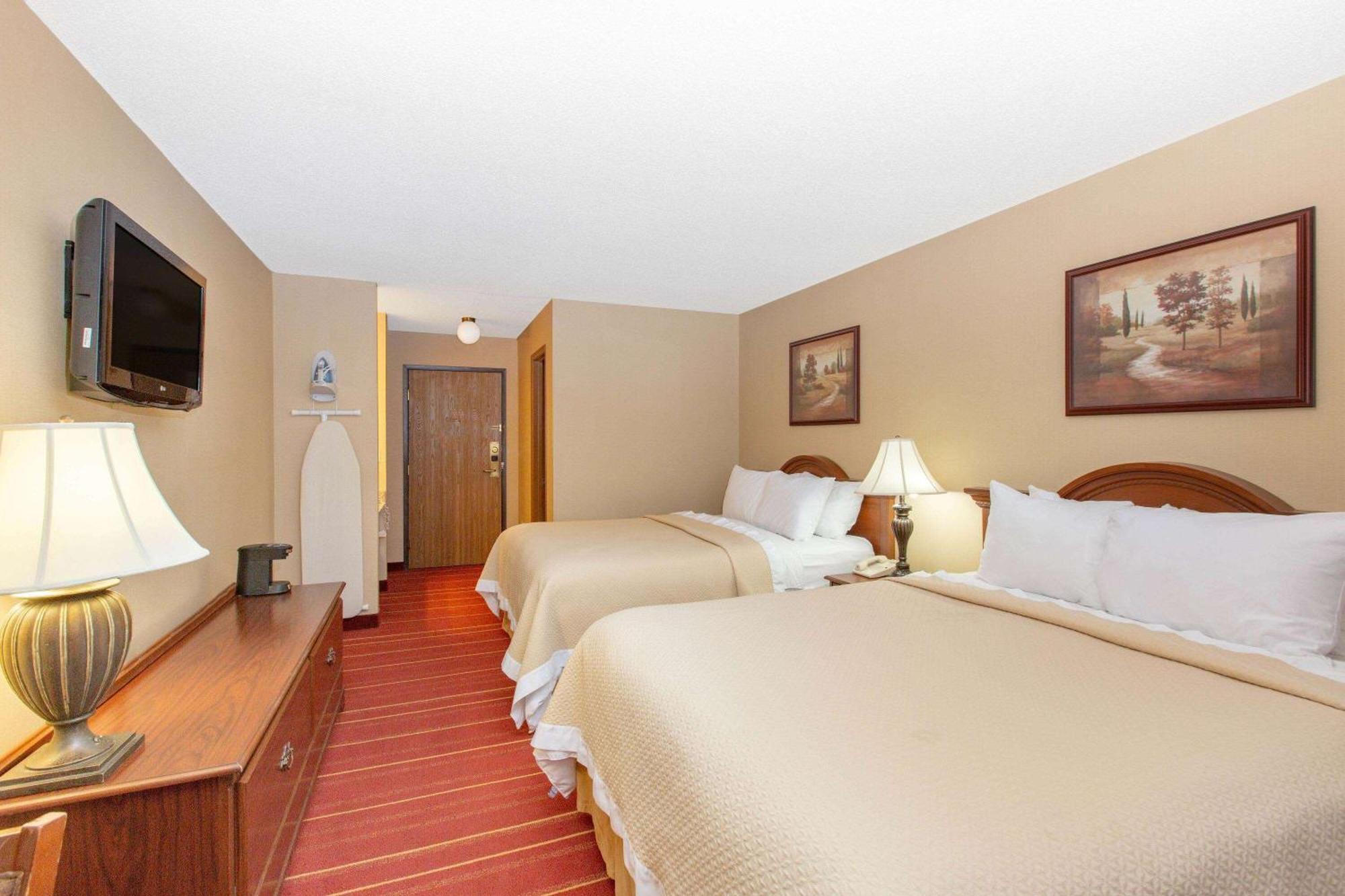 Days Inn By Wyndham Salina I-70 Εξωτερικό φωτογραφία